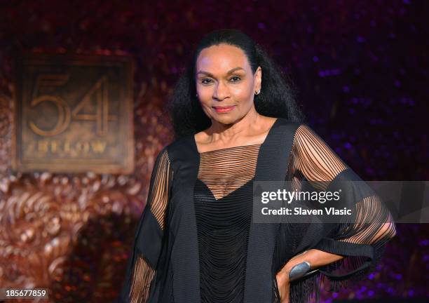 Vivian Reed 301 Vivian Reed Photos & High Res Pictures - Getty Images