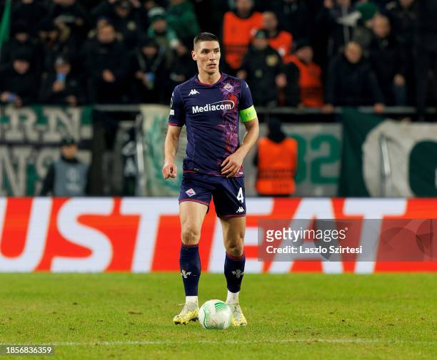 Nikola Milenkovic of ACF Fiorentina controls the ball during the UEFA Europa Conference League match between Ferencvarosi TC and ACF Fiorentina at...
