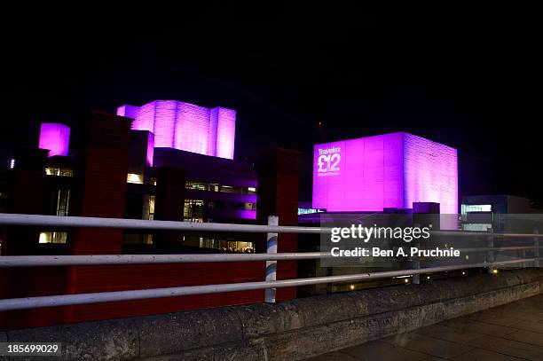 Pink Landmarks 108 Turn London Landmarks Pink Stock Photos, High-Res Pictures, and ...