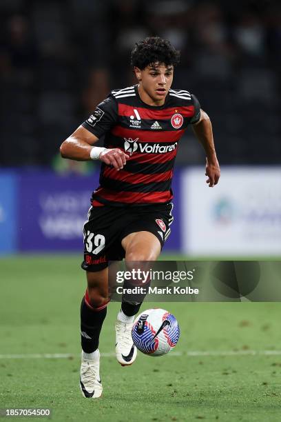 Marcus Younis of the Wanderers runs the ball during the A-League Men round eight match between Western Sydney Wanderers and Adelaide United at...