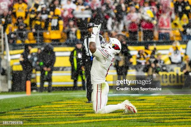 James Conner Rushing Pittsburgh Field Club Photos and Premium High Res Pictures - Getty Images