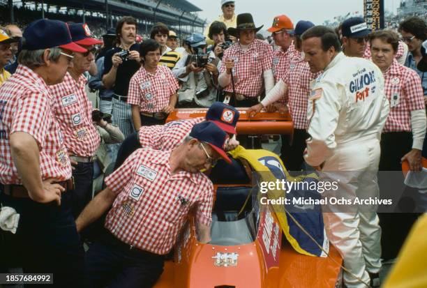 George Snider Racing 62 Pit Crew Shirt Stock Photos, High-Res Pictures, and Images - Getty ...