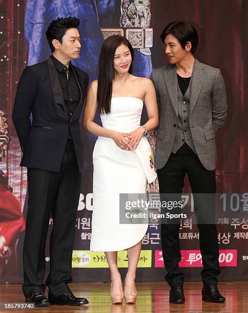 Ju Jin-Mo, Ha Ji-Won and Ji Chang-Wook attend the MBC Drama 'Empress Qi' press conference at Hyatt Hotel on October 24, 2013 in Seoul, South Korea.