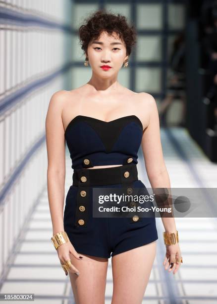 Jang Yoon-Ju walks the runway during the Jardin De Chouette show at Seoul Fashion Week 2014 S/S at Grand Hyatt Hotel on October 22, 2013 in Seoul,...