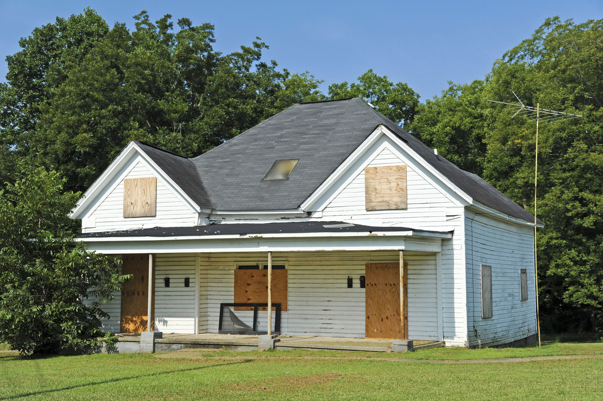 distressed house