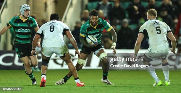 Courtney Lawes of Northampton Saints charges upfield during the Investec Champions Cup match between Northampton Saints and RC Toulon at cinch...