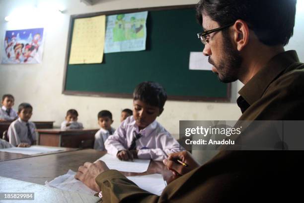 Pakistan Student 84 Pakistani Ministry Of Education Stock Photos, High-Res Pictures, and ...
