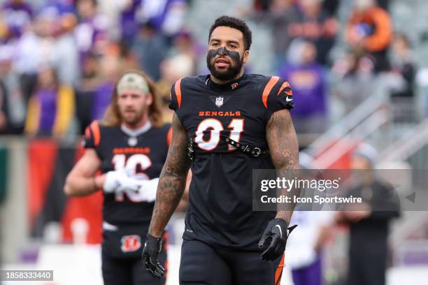 Cincinnati Bengals tight end Irv Smith Jr. Warms up before the game against the Minnesota Vikings and the Cincinnati Bengals on December 16 at Paycor...