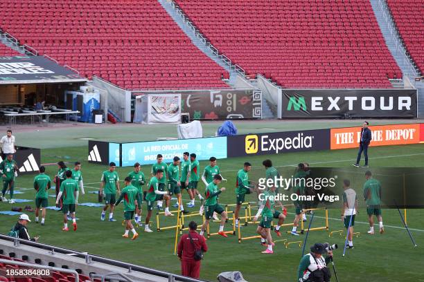 Players of Mexico warm up during a training session ahead of an international friendly against Colombia at Los Angeles Memorial Coliseum on December...