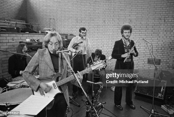 Stackridge 650 St James Davis Stock Photos, High-Res Pictures, and Images - Getty ...
