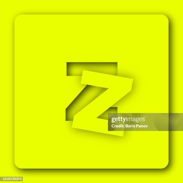 riesiger großbuchstabe z-buchstabe, der aus 3d-papierausschnitt im skeuomorph- oder neumorphismus-stil für app-symbol in heller farbe fällt - buchstabe z stock-grafiken, -clipart, -cartoons und -symbole