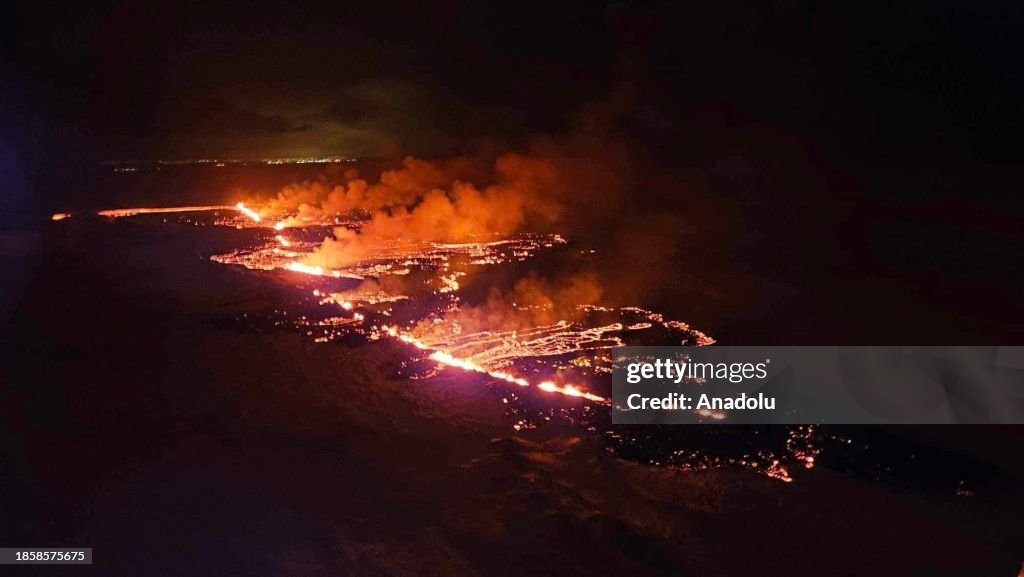 Volcano erupts on Iceland's Reykjanes peninsula
