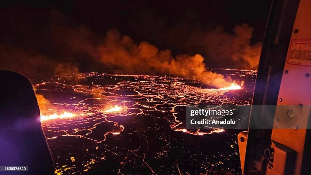 Volcano erupts on Iceland's Reykjanes peninsula