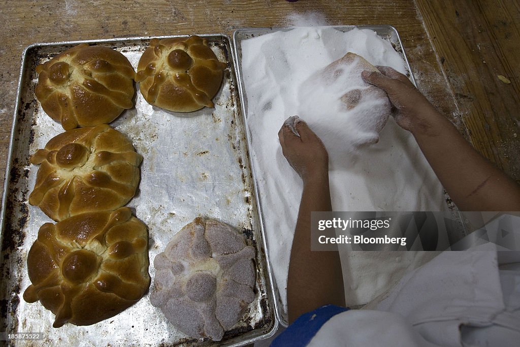 La Ideal Bakery Makes Traditional Bread For Day Of the Dead Celebrations