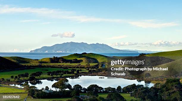 jones bay lagoon and little barrier island - auckland city stock pictures, royalty-free photos & images