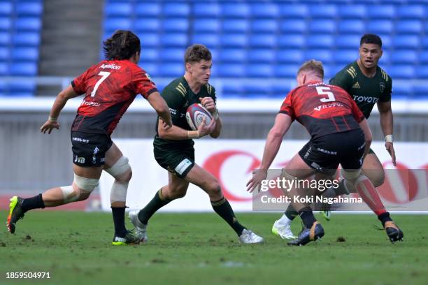 Beauden Barrett of Toyota Verblitz in action during the NTT Japan Rugby League One match between Yokohama Canon Eagles and Toyota Verblitz on...