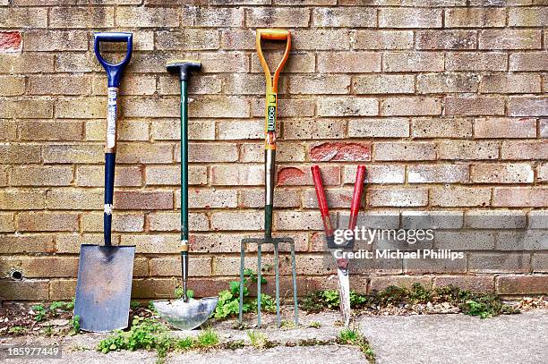 garden tools - forca da giardino foto e immagini stock