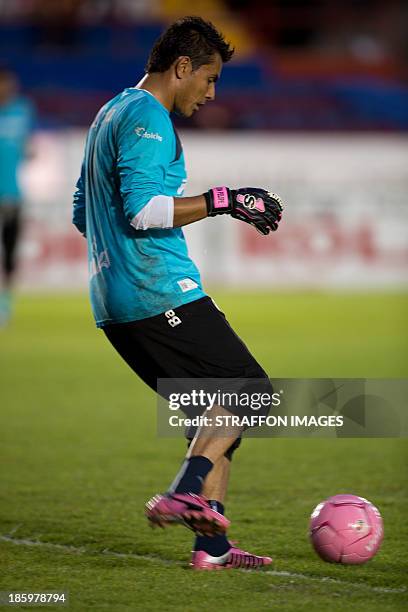 Oswaldo Sanchez of Santos warms up before a match between Atlante and Santos Laguna as part of the Apertura 2013 Liga MX at Olympic Stadium Andres...