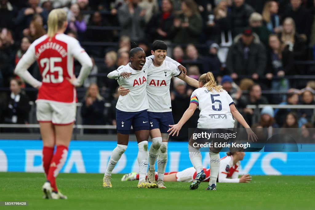 Tottenham Hotspur v Arsenal FC - Barclays Women´s Super League