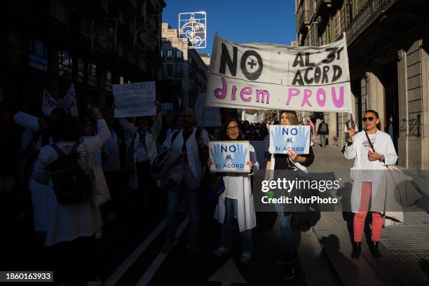 Hundreds of Catalan public health professionals, such as nurses, midwives, social workers, and administrative technicians, are demonstrating and...