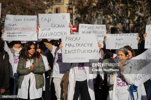 Hundreds of Catalan public health professionals, such as nurses, midwives, social workers, and administrative technicians, are demonstrating and...
