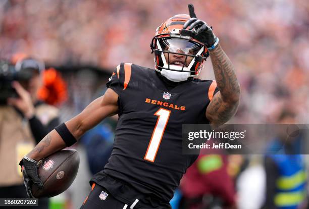 Ja’Marr Chase of the Cincinnati Bengals reacts after making a reception in the first quarter of the game against the Minnesota Vikings at Paycor...