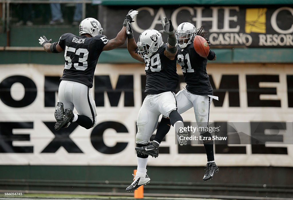 Pittsburgh Steelers v Oakland Raiders
