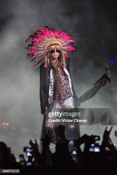 Singer Steven Tyler of Aerosmith performs on stage at Arena Ciudad de México on October 27, 2013 in Mexico City, Mexico.