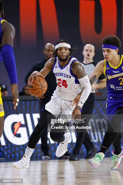 Zavier Simpson of the Motor City Cruise handles the ball during the game against the Santa Cruz Warriors during the 2023 G League Winter Showcase on...