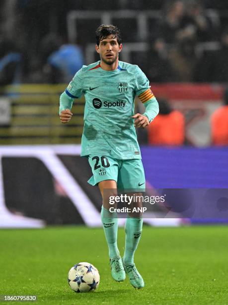 Sergi Roberto of FC Barcelona during the UEFA Champions League group H match between Royal Antwerp FC and FC Barcelona at the Bosuil Stadium on...