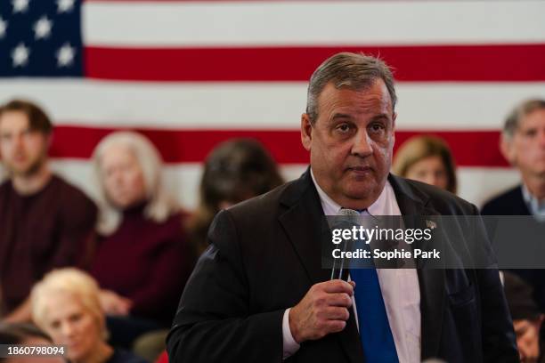 Republican presidential candidate former New Jersey Gov. Chris Christie speaks during a "Tell It Like It Is" town hall at the Bedford Event Center on...