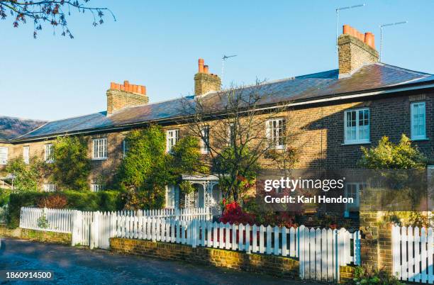 houses at sunrise - richmond upon thames stockfoto's en -beelden