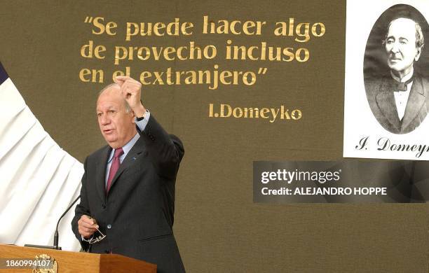 The Chilean president Ricardo Lagos gives a speech during his visit to the Ignacio Domeyko Institute, in Warsaw, 09 October 2002. Lagos will return...