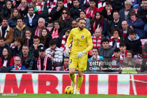 Jan Oblak of Atletico de Madrid in action during the LaLiga EA Sports match between Athletic Bilbao and Atletico Madrid at Estadio de San Mames on...