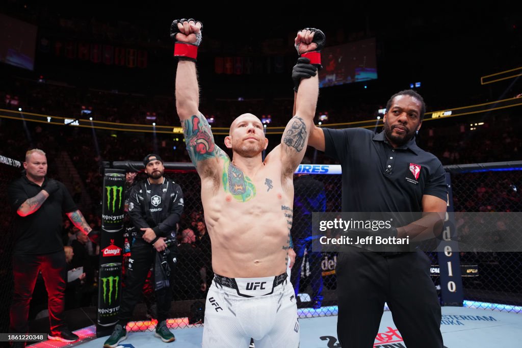 UFC 296: Emmett v Mitchell