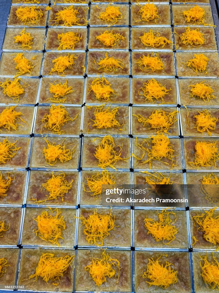 Curry pot, popular desserts