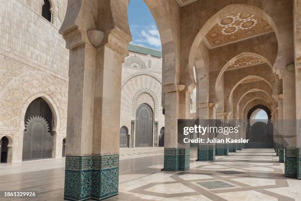 the hassan ii mosque in casablanca, morocco. - casablanca photos et images de collection