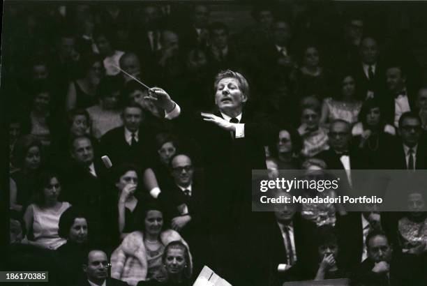 American actor Danny Kaye conducting the orchestra of the Conservatorio Giuseppe Verdi of Milan. Milan, 1967.