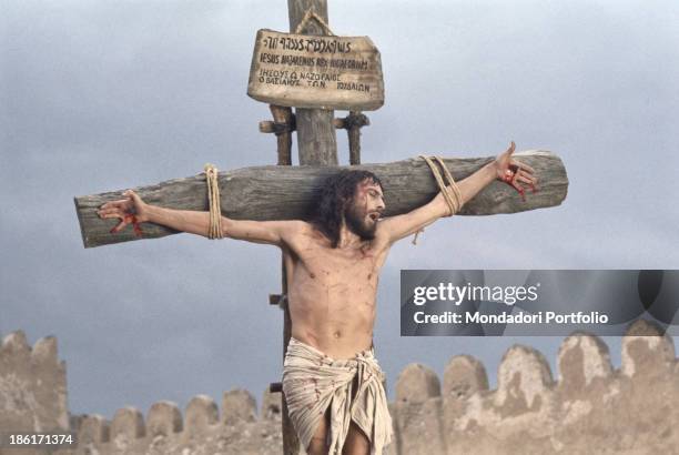 British actor Robert Powell being crucified in the TV mini-series Jesus of Nazareth. 1977.