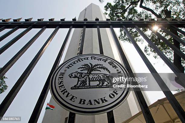 Indian Rbi Rbi India Photos and Premium High Res Pictures - Getty Images