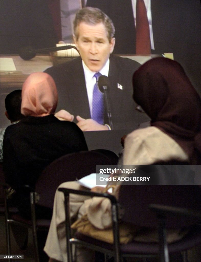 Indonesian reporters, who were invited by the US embassy to Jakarta ...