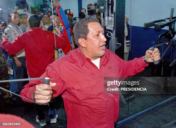 President Hugo Chavez is seen exercising as he is televised in Caracas, Venezuela 19 January 2003. El Presidente venezolano Hugo Chavez realiza...