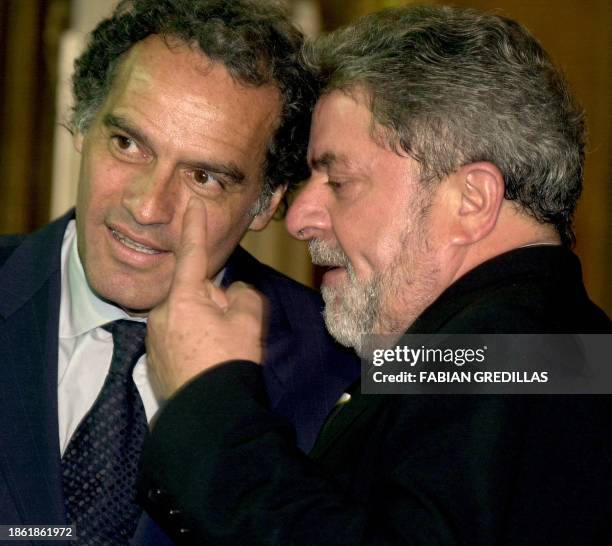 Brazilian President-elect Luiz Inacio Lula Da Silva is seen meeting with the Mayor of Buenos Aires Anibal Ibarra 02 December 2002. El presidente...