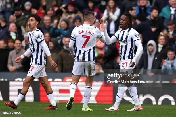 Brandon Thomas-Asante of West Bromwich Albion celebrates with Jed Wallace of West Bromwich Albion after scoring their team's first goal to equalise...