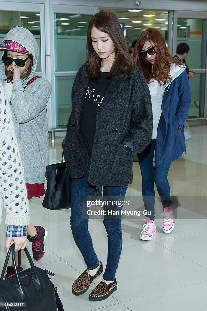 Celebrity Sightings At Gimpo Airport