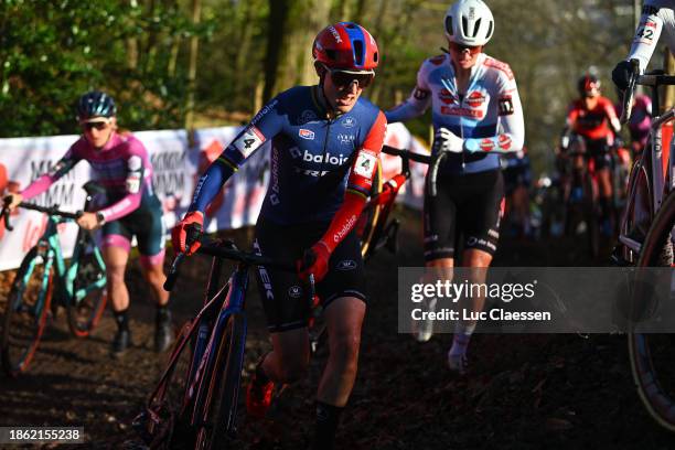 Lucinda Brand of The Netherlands and Team Baloise Trek Lions competes during the 14th UCI Cyclo-Cross World Cup Namur 2023, Women's Elite on December...