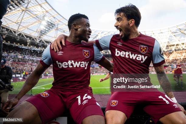 Mohammed Kudus of West Ham United celebrates scoring the 2nd goal with Lucas Paqueta of West Ham United during the Premier League match between West...