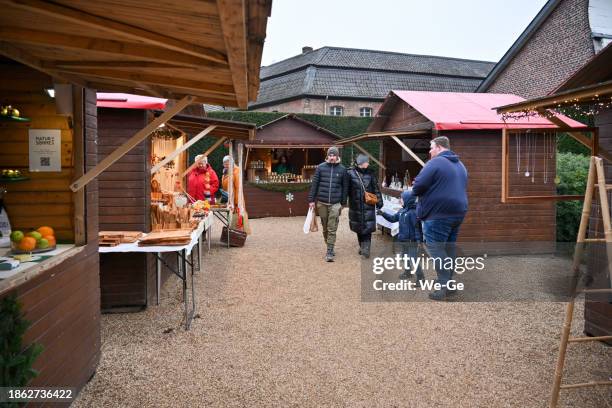 christmas market (schlossweihnacht) at dyck castle. - exhibitor stock pictures, royalty-free photos & images