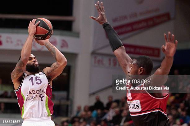 Walter Hodge, #15 of Laboral Kutxa Vitoria competes with Juan Palacios, #9 of Lietuvos Rytas Vilnius during the 2013-2014 Turkish Airlines Euroleague...