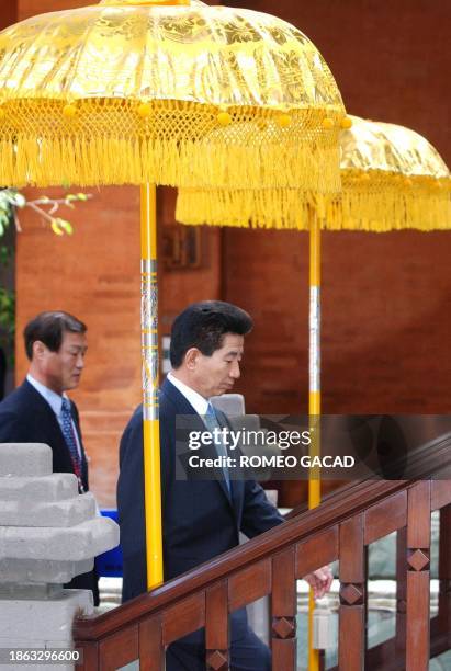 South Korean President Roh Moo-Hyun arrives for a meeting with leaders at the 10-member ASEAN Summit in Nusa Dua, on Bali island, 08 October 2003....